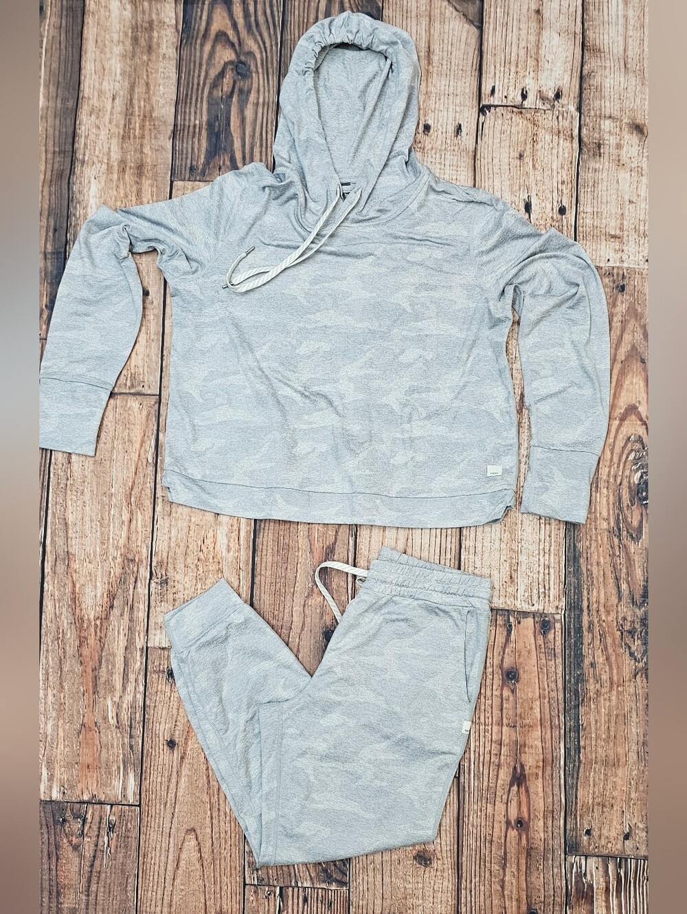 Vuori Performance Jogger Set Pants Size Small & Hoodie Large Heather Gray Camo